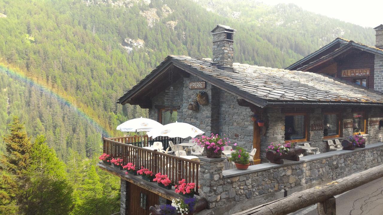 Hotel & Restaurant Perret - Mountain People Valgrisenche Eksteriør billede